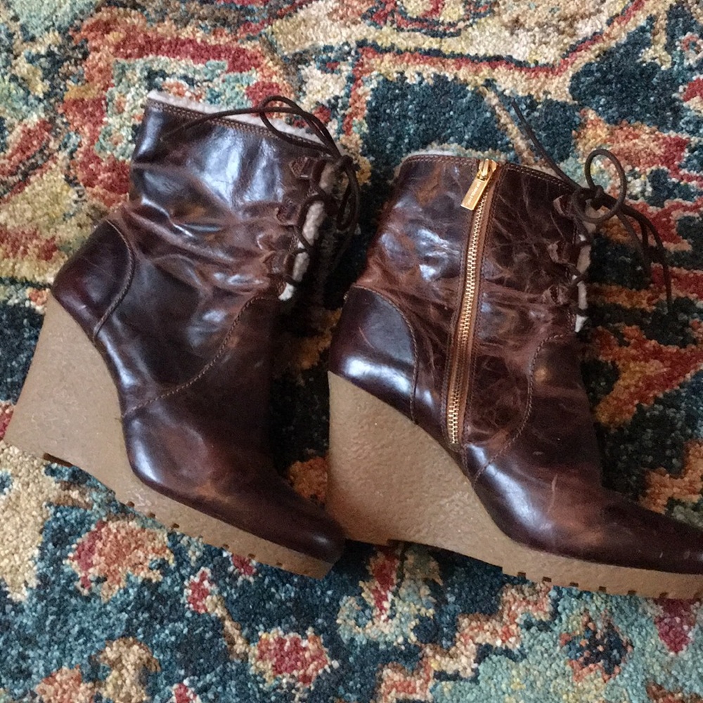 Michael Kors Tan Fur Lined Lace Up Wedge Boots